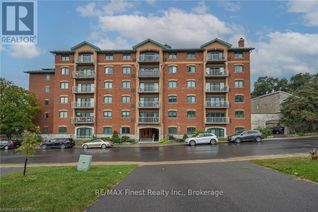 Townhouse for Sale, 2 Bay Street #605, Kingston (East of Sir John A. Blvd), ON