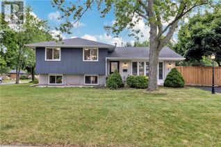 Detached House for Sale, 330 Duncombe Drive, Burlington, ON