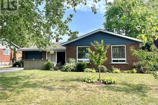 Detached House for Sale, 11 Penetangore Row S, Huron-Kinloss, ON