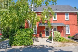 Semi-Detached House for Sale, 157 Down Street, Carleton Place, ON