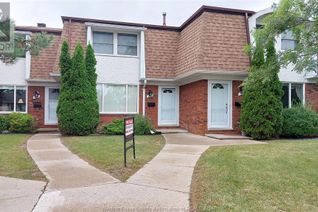 Townhouse for Sale, 1023 Salisbury Street #9, Sarnia, ON