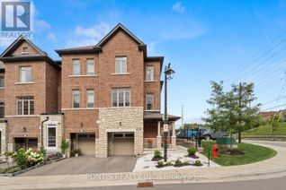 Townhouse for Sale, 130 Gordon Circle, Newmarket (Gorham-College Manor), ON