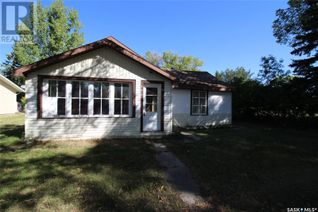 Bungalow for Sale, 437 Front Street, Eastend, SK