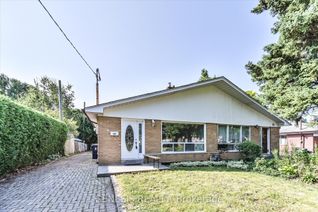 Semi-Detached House for Sale, 33 Holcolm Rd, Toronto, ON