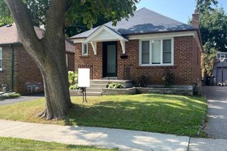 Detached House for Sale, 32 Rothsay Avenue, Toronto (Stonegate-Queensway), ON