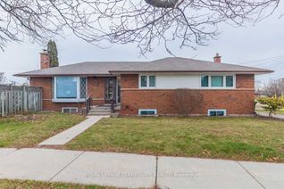 Bungalow for Rent, 1 Barnes Cres, Toronto, ON