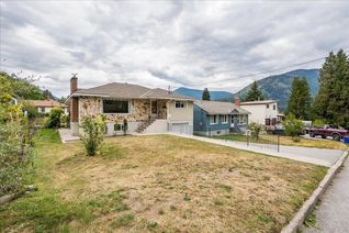 House for Sale, 1322 Mcquarrie Avenue, Nelson, BC