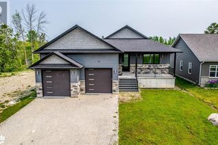 Detached House for Sale, 18 Lakeshore Road, Wasaga Beach, ON