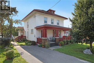 Detached House for Sale, 258 Plaunt Street S, Renfrew, ON