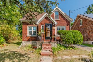 Detached House for Sale, 18 Roslin Ave N, Waterloo, ON