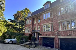 Freehold Townhouse for Sale, 35E Spruce St, Toronto, ON