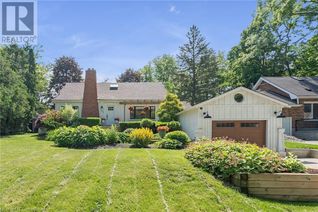 Detached House for Sale, 382 Lodor Street, Ancaster, ON