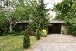 Detached House for Sale, 182 Old Ancaster Road, Dundas, ON