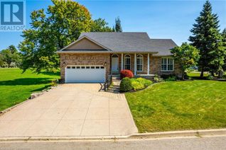 House for Sale, 1 Meadowlea Court, Caledonia, ON