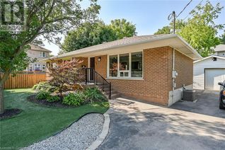 Detached House for Sale, 11 Douglas Road, Ancaster, ON