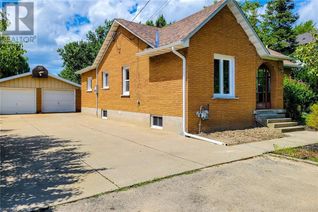 Bungalow for Sale, 47 3rd Road E, Stoney Creek, ON