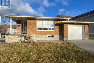 Detached House for Sale, 11 Karen Avenue, St. Catharines, ON