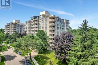 Condo Apartment for Sale, 8 Village Green Unit# 611, Stoney Creek, ON