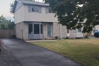 Semi-Detached House for Sale, 72 Bula Drive, St. Catharines, ON