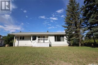 Property for Sale, 242 Cedar Avenue N, Eastend, SK