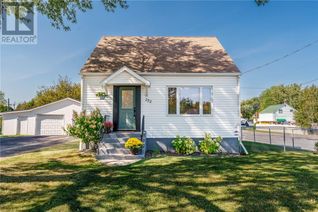 Detached House for Sale, 252 Sixth Avenue, Lively, ON Detached House for Sale, 252 Sixth Avenue, Lively, ON
