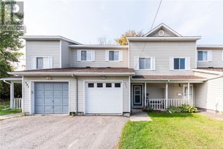 Freehold Townhouse for Sale, 327 Airth Boulevard, Renfrew, ON