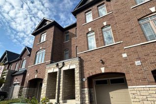 Freehold Townhouse for Rent, 121 Gordon Circle, Newmarket (Gorham-College Manor), ON