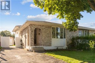 Semi-Detached House for Sale, 8 Canterbury Drive, St. Catharines, ON