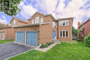 Detached House for Sale, 768 College Manor Drive, Newmarket (Gorham-College Manor), ON