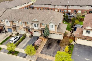 Freehold Townhouse for Sale, 17 Palacebeach Tr, Hamilton, ON