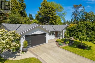 Detached House for Sale, 2780 Arbutus Rd, Saanich, BC