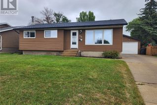 Detached House for Sale, 379 Pine Avenue, Estevan, SK