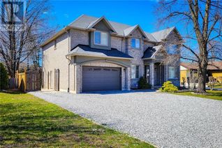 Detached House for Sale, 17 Miller Drive, Ancaster, ON