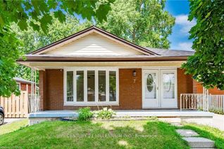 Bungalow for Rent, 7 Muir Ave, Hamilton, ON