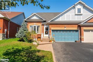 Freehold Townhouse for Sale, 17 Meadows End Crescent, Uxbridge, ON