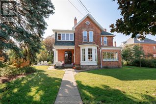 Detached House for Sale, 90 Park Street, Chatham, ON