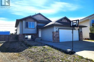 Detached House for Sale, 91 Isherwood Close, Red Deer, AB