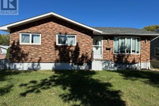 Detached House for Sale, 913 Third Street, Estevan, SK