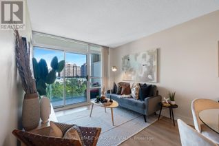 Condo Apartment for Sale, 18 Harrison Garden Boulevard #806, Toronto (Willowdale East), ON