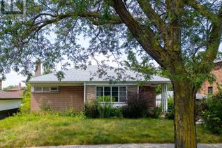 Bungalow for Sale, 34 Highview Avenue, Toronto (Downsview-Roding-CFB), ON