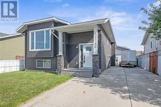 Detached House for Sale, 98 Elizabeth Way Se, Airdrie, AB