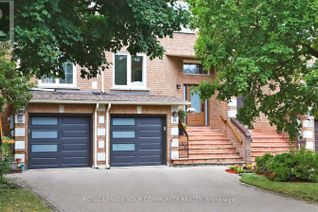 Townhouse for Sale, 14 Royal Manor Crescent, Richmond Hill (Doncrest), ON