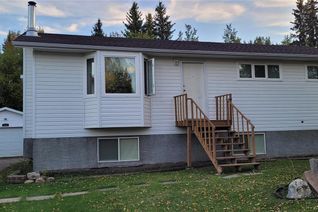 Bungalow for Sale, 214 Centre Avenue, Meadow Lake, SK