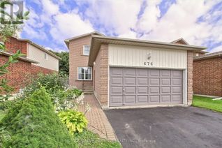 Detached House for Sale, 676 College Manor Drive, Newmarket (Gorham-College Manor), ON