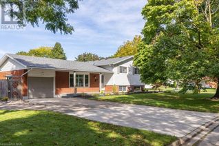 Detached House for Sale, 13 Warrington Place, St. Catharines, ON