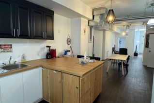 Townhouse for Rent, 403 Spadina Ave #2F, Toronto, ON