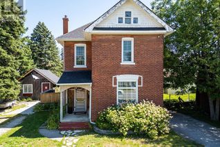 Detached House for Sale, 523 Hurontario Street, Collingwood, ON