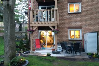 Condo Apartment for Sale, 30 Loggers Run #8, Barrie (Ardagh), ON