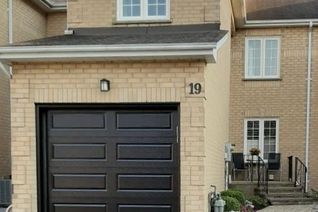 Townhouse for Sale, 19 Ross Linton Drive, Aurora (Aurora Highlands), ON