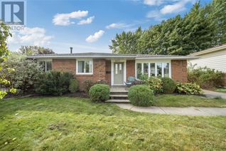 Bungalow for Sale, 4071 Juniper Crescent, Petrolia, ON